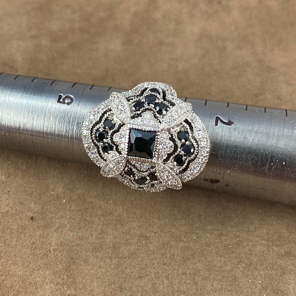 1.5CT Black Sapphire & Topaz 925 Silver Ring for the next Black & White Night - Picture 1 of 4